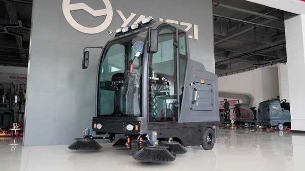 清掃環衛車需要日常維護嗎？有什么作用