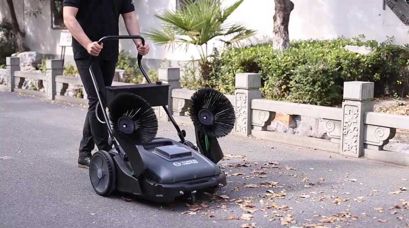 選擇揚子掃地機，專業清潔設備！