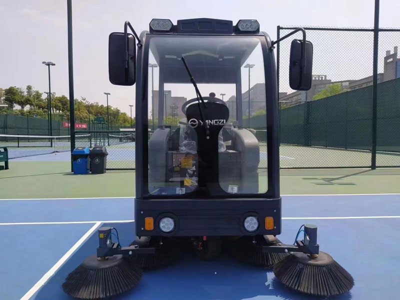 ?某大型運動場采購揚子S9掃地機 ?某大型運動場采購揚子S9掃地機