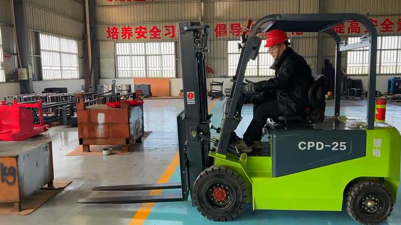 揭穿電動(dòng)叉車(chē)神話！