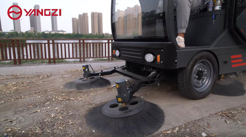 為什么要使用工業掃地車