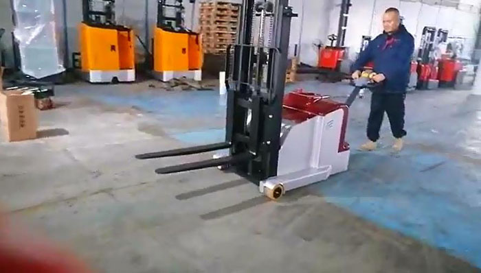 首次購(gòu)買(mǎi)叉車(chē)的購(gòu)買(mǎi)技巧