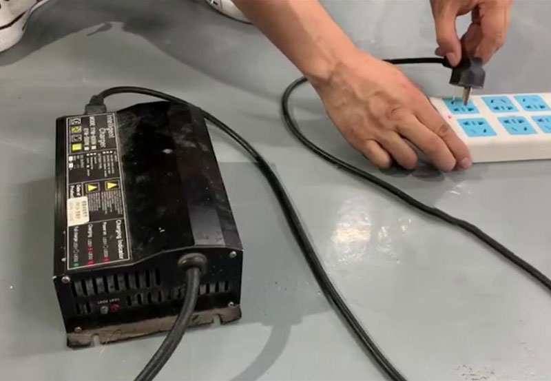 洗地機(jī)用了一年半,只運行一小段時間電池失效 洗地機(jī)用了一年半,只運行一小段時間電池失效